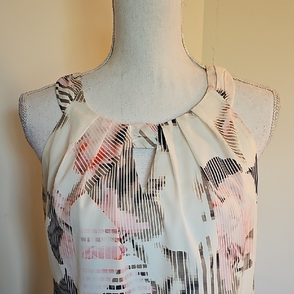 White House Black Market Cream and Pink Patterned Tank Top - Picture 2 of 7